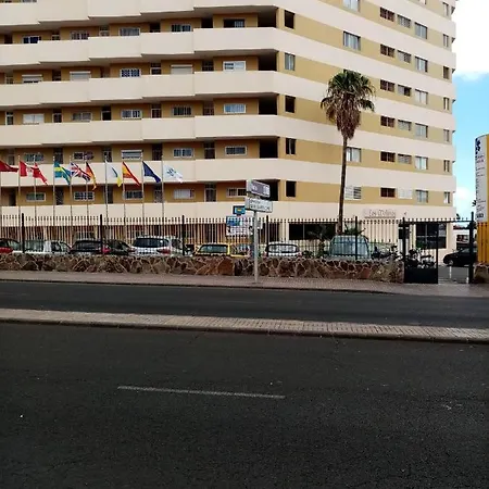 Close To Yumbo,free Parking Apartament