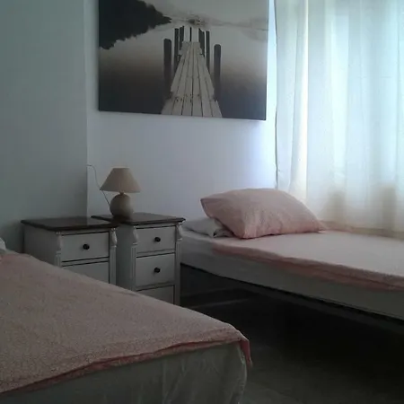 Close To Yumbo,free Parking Apartamento